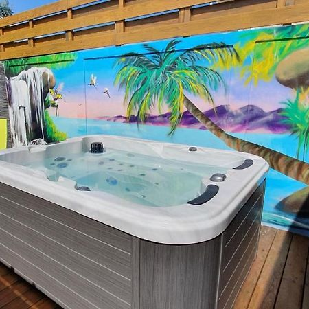 "Chez Claudia "Charmant Logement Avec Jacuzzi Privatif En Toute Intimite Sur Belle Terrasse Exterieure En Bois Et Piscine Courcelles Buitenkant foto