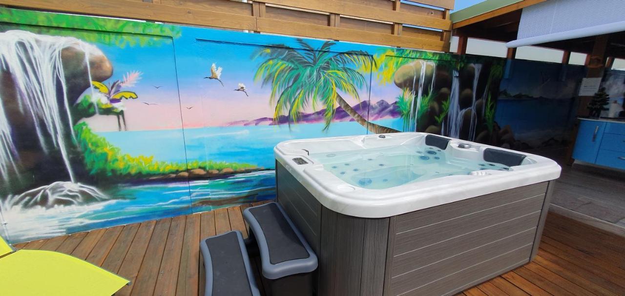 "Chez Claudia "Charmant Logement Avec Jacuzzi Privatif En Toute Intimite Sur Belle Terrasse Exterieure En Bois Et Piscine Courcelles Buitenkant foto