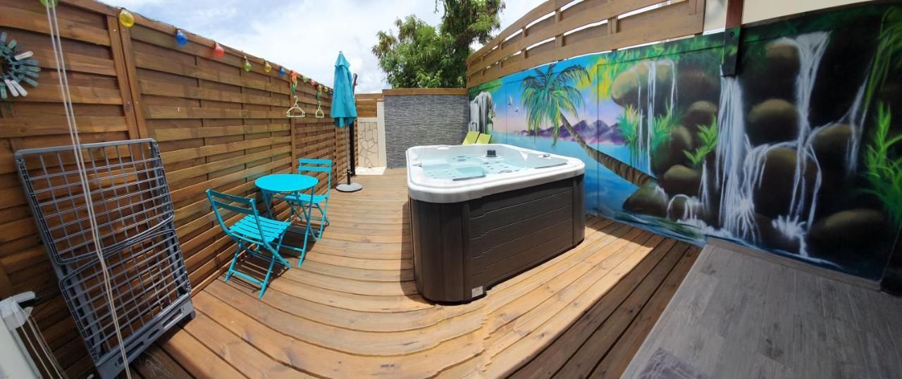 "Chez Claudia "Charmant Logement Avec Jacuzzi Privatif En Toute Intimite Sur Belle Terrasse Exterieure En Bois Et Piscine Courcelles Buitenkant foto